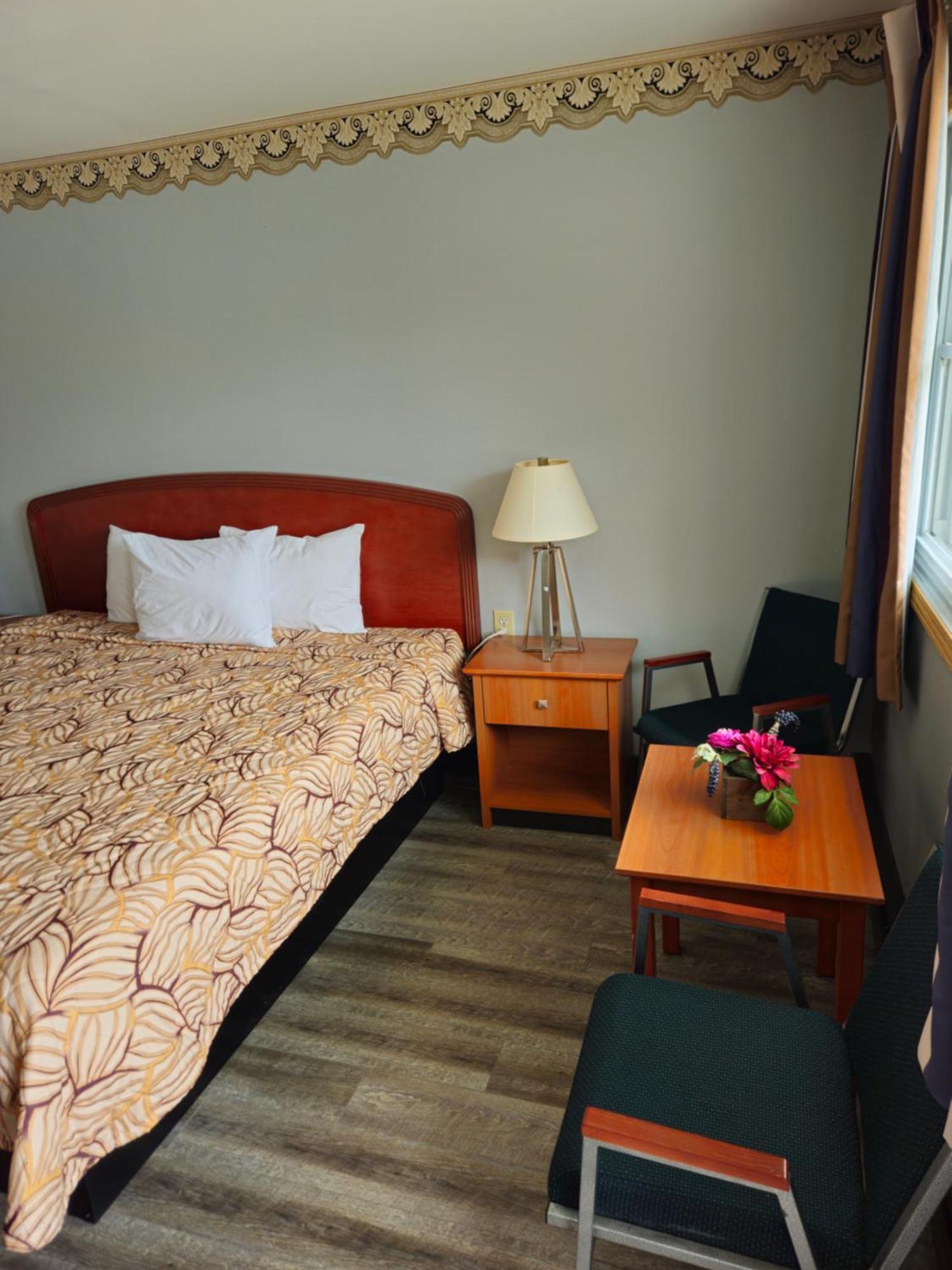 Forest Plaza Motel Mount Forest Экстерьер фото