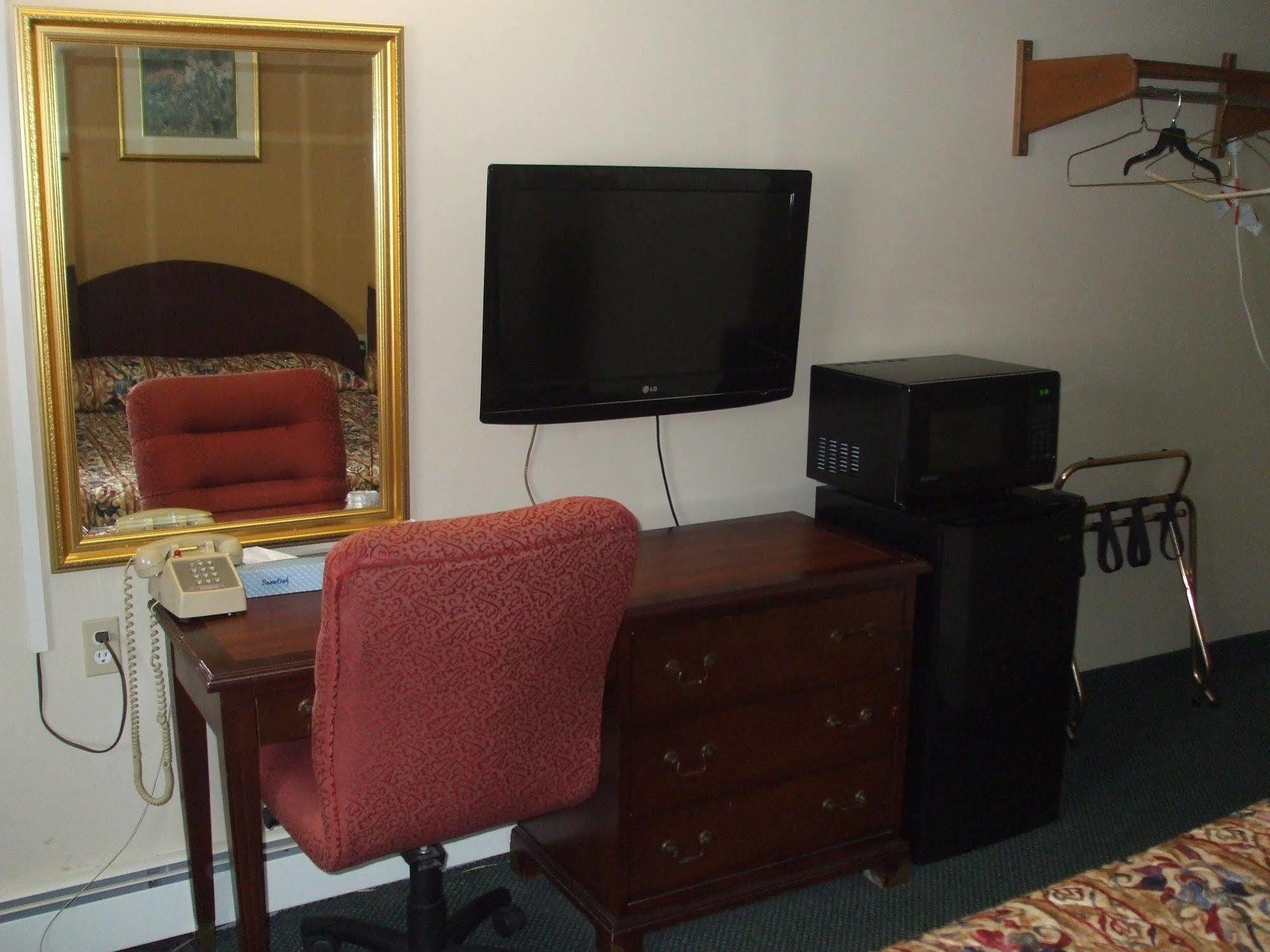 Forest Plaza Motel Mount Forest Экстерьер фото