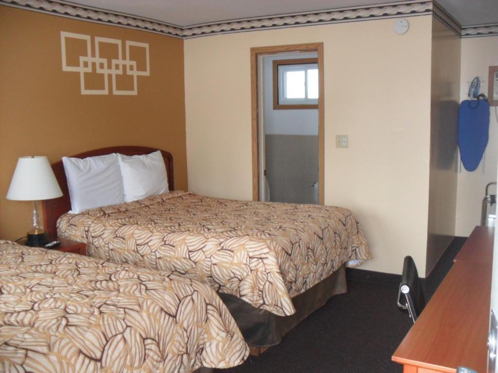 Forest Plaza Motel Mount Forest Экстерьер фото