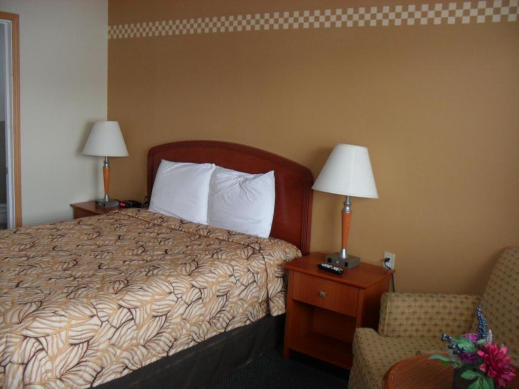 Forest Plaza Motel Mount Forest Экстерьер фото